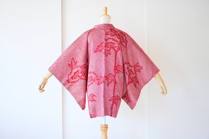 EXCELLENT condition/ red shibori kimono, silk haori, red kimono /4107 - เสื้อแจ็คเก็ต - ผ้าไหม สีแดง