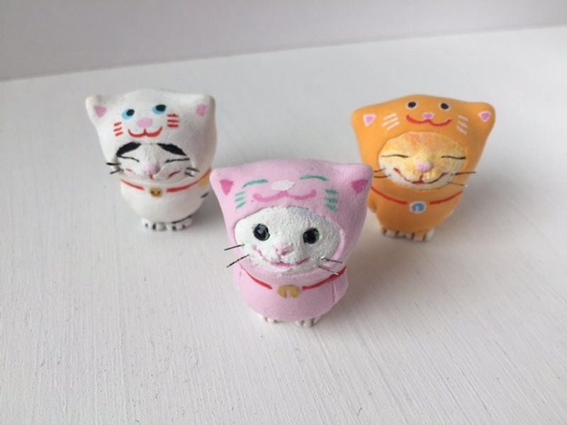 Cat wearing a cat (gray x pink) - Items for Display - Clay Pink