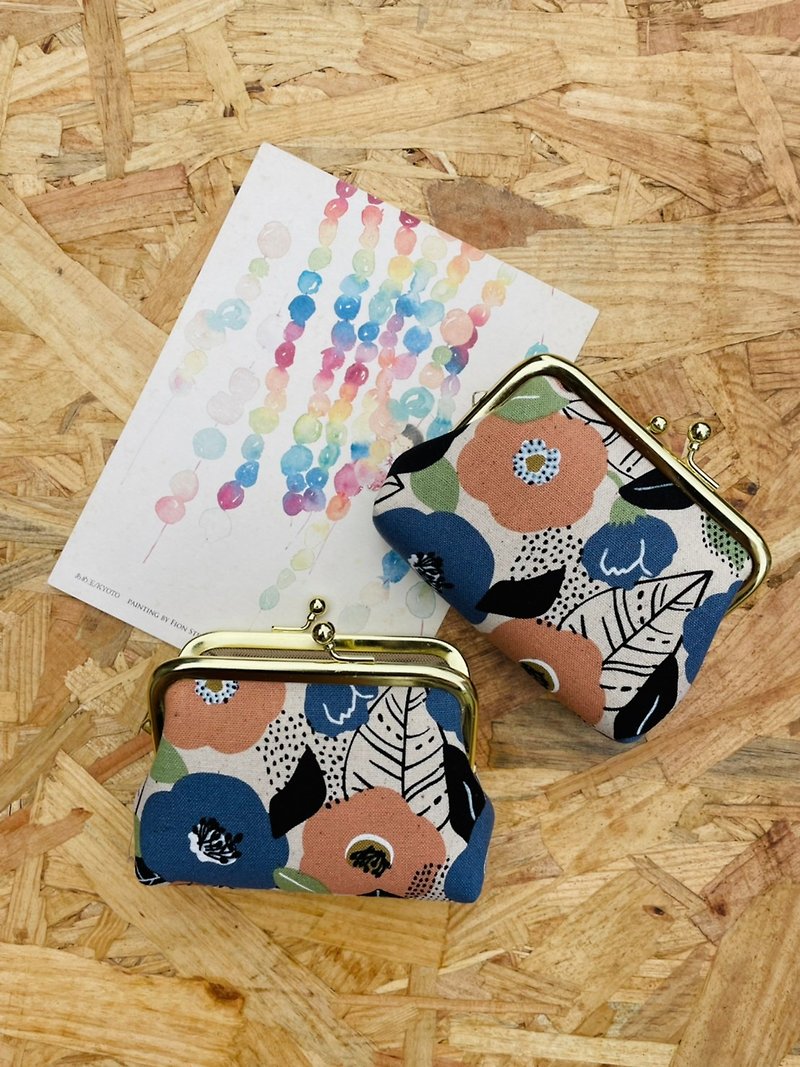 Kiss lock bag/coin purse/headphone storage/gift/Made in Taiwan [Camellia] - Coin Purses - Cotton & Hemp 