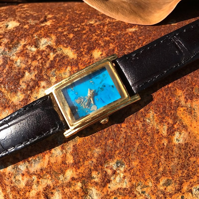 【Lost And Find】Natural  abalone pearl watch - นาฬิกาผู้หญิง - เครื่องเพชรพลอย สีน้ำเงิน