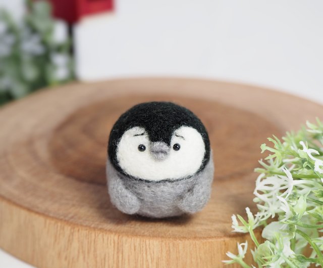 【お値下げ中！】ペンギンさんのチョコレートインテリア　羊毛フェルト お値下げ中！】ペンギンさんのチョコレートインテリア羊毛フェルト