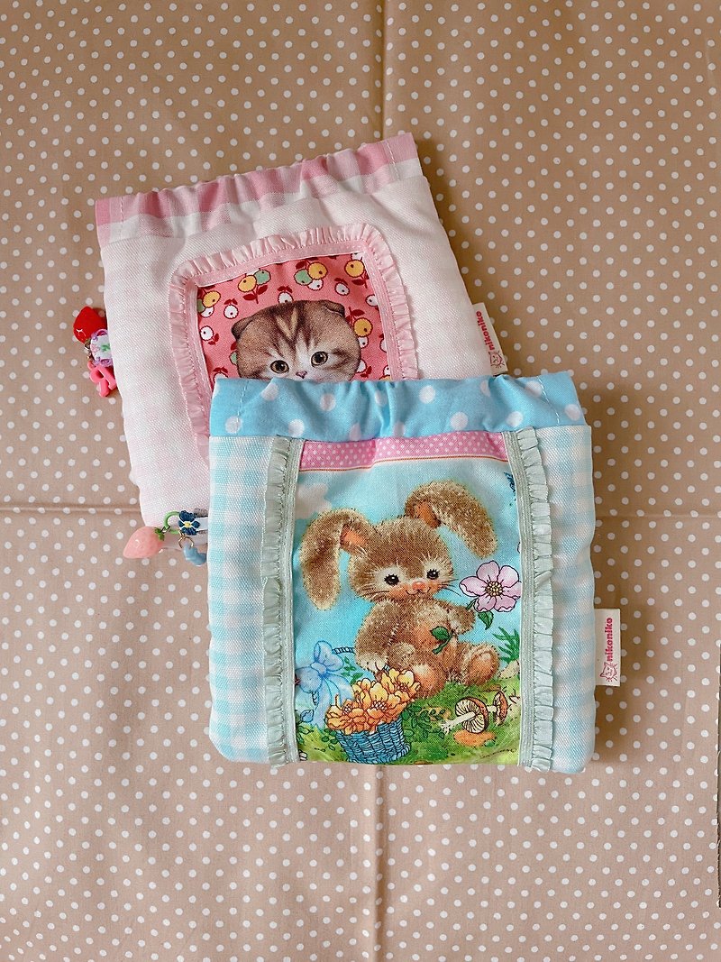 Patchwork Cat Rabbit Shrapnel Soft Storage Bag - กระเป๋าเครื่องสำอาง - ผ้าฝ้าย/ผ้าลินิน หลากหลายสี
