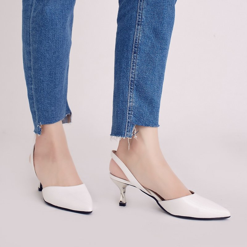 [Zero code clear] Hepburn kitten with! After the hollow retro small pointed shoes white and white full leather MIT - High Heels - Genuine Leather Yellow