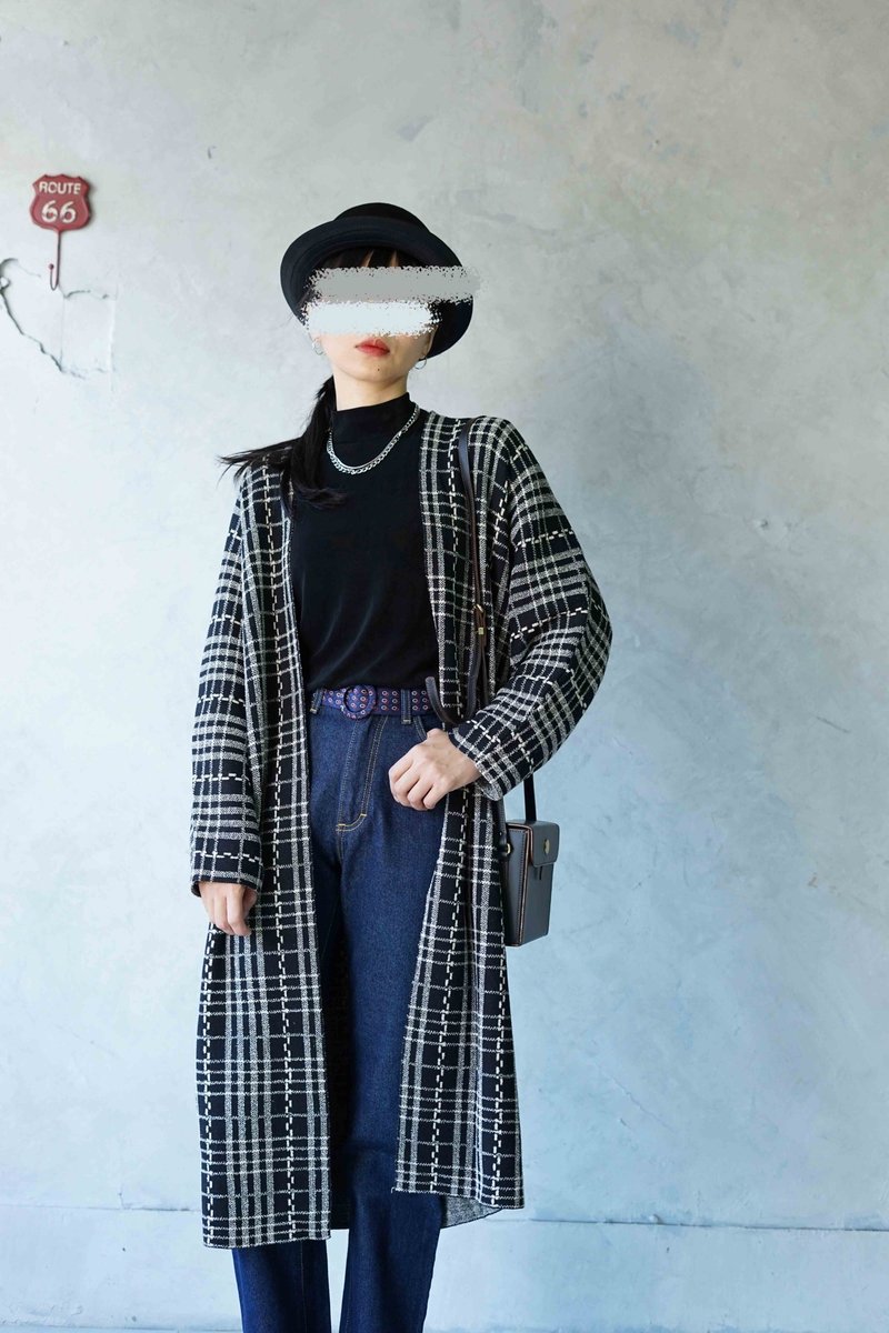 尋寶古著-個性黑白格紋開襟長版針織罩衫外套 - 女毛衣/針織衫 - 聚酯纖維 黑色