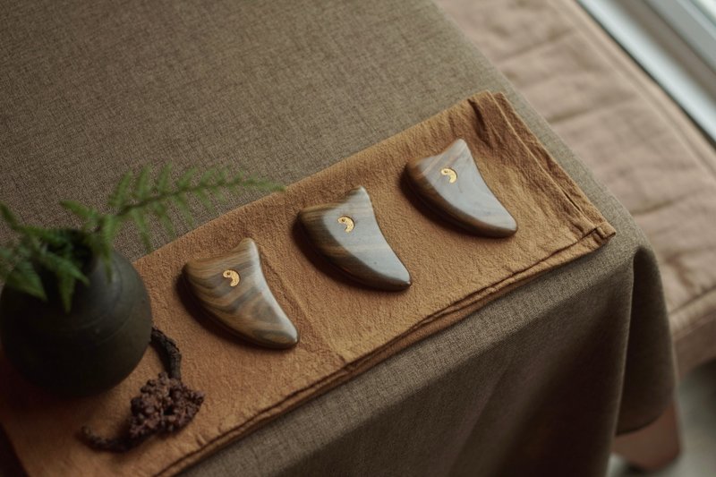 【角角小板】癒創木身心呵護小板 - 彩妝刷具/鏡子/梳子 - 木頭 咖啡色