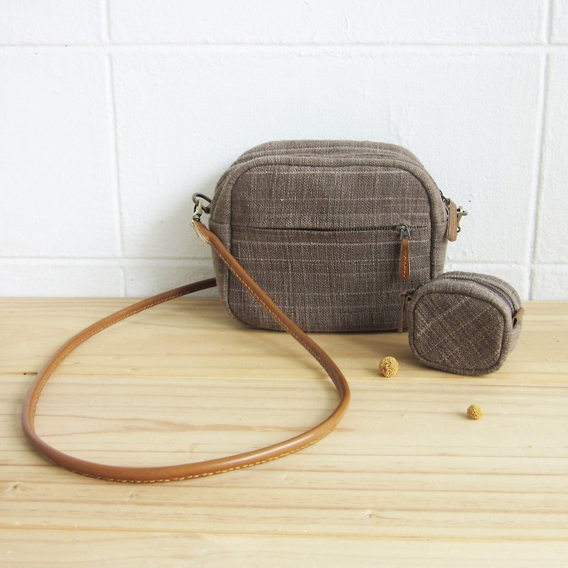 Goody Bag / A Set of Cross-body Bag Little Tan Mini Bag with Little Coin Bag in Brown Color Cotton - กระเป๋าแมสเซนเจอร์ - ผ้าฝ้าย/ผ้าลินิน สีนำ้ตาล