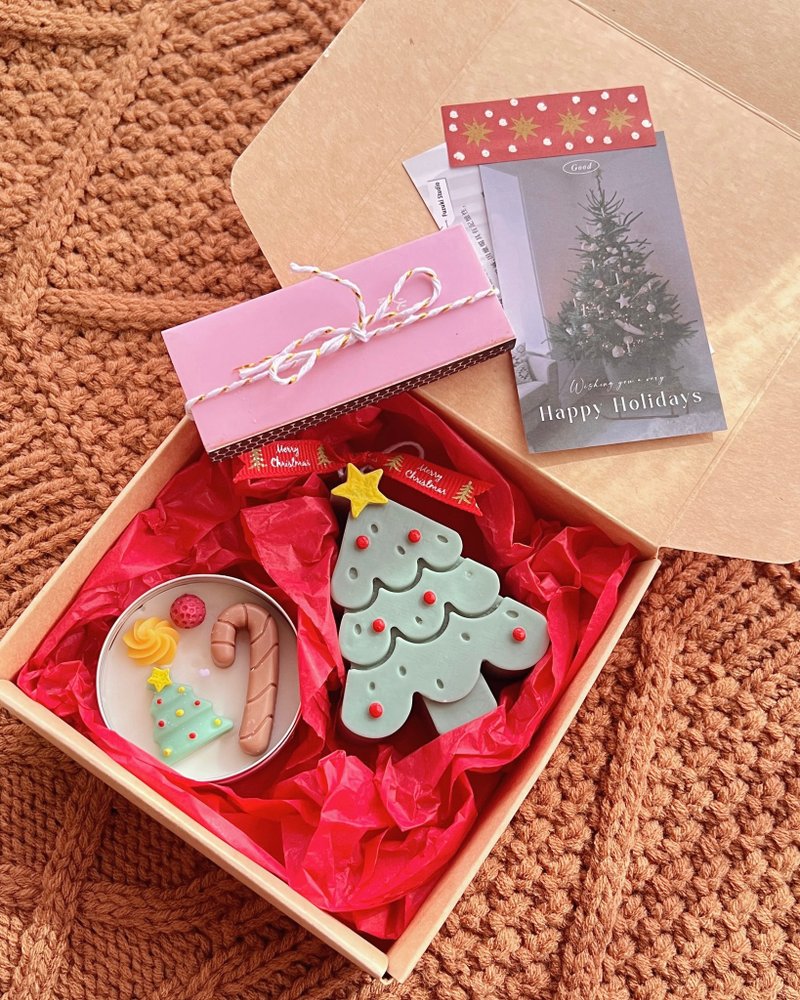 Christmas tree shaped candle gift box Christmas gift exchange handmade fragrance Christmas gift box - เทียน/เชิงเทียน - ขี้ผึ้ง 