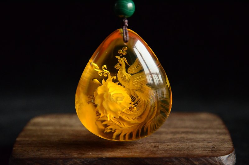 [花隐] Amber natural amber 16.82g Yin carved retro romantic necklace - Necklaces - Gemstone Yellow