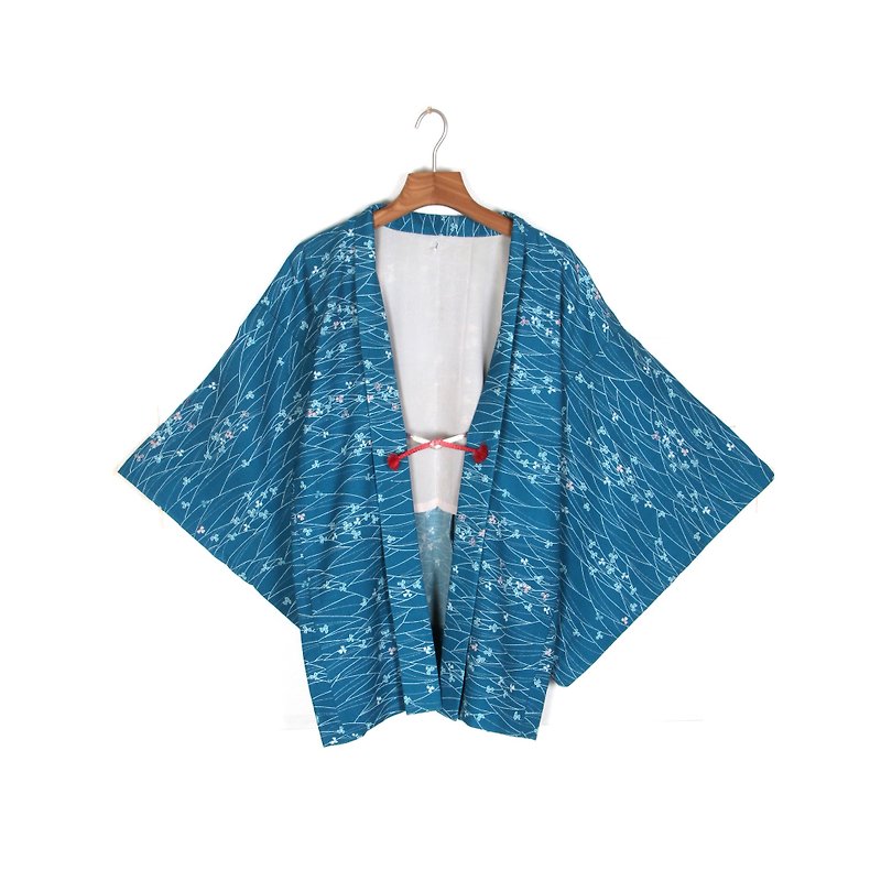 [Egg plant vintage] Flow of the Sakura Sakura plumage kimono - เสื้อแจ็คเก็ต - เส้นใยสังเคราะห์ สีน้ำเงิน