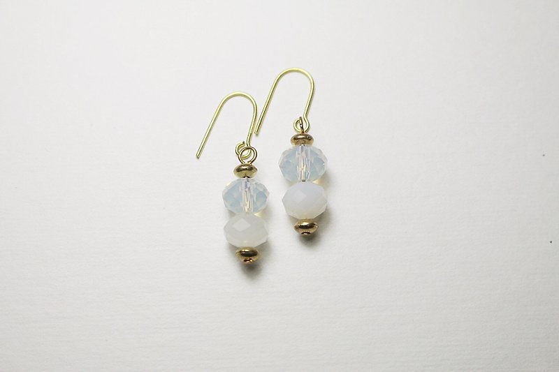 // Glass Crystal Double Beads Series Earrings Permeable Protein // Fine Offer - ต่างหู - แก้ว ขาว