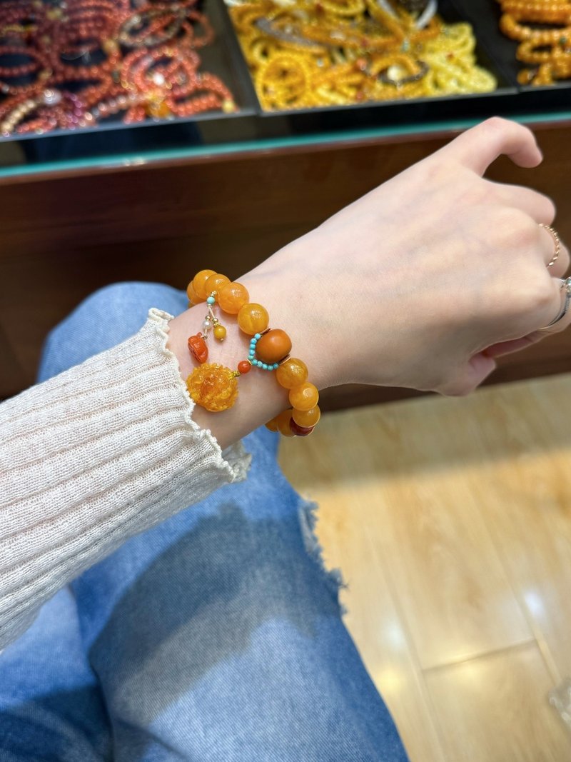 天然妖花老蜜蠟手串 尺寸10.2公釐 重約18克 配南紅 翡翠 - 手鍊/手環 - 水晶 