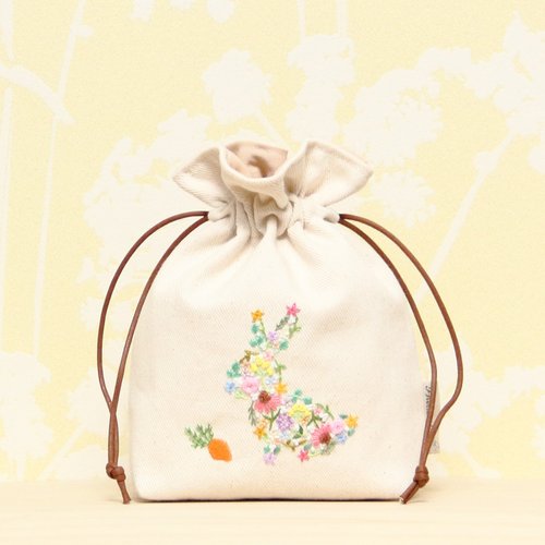 巾着ポーチ 花うさぎ 手刺繍 生成り - ショップ Himirolis