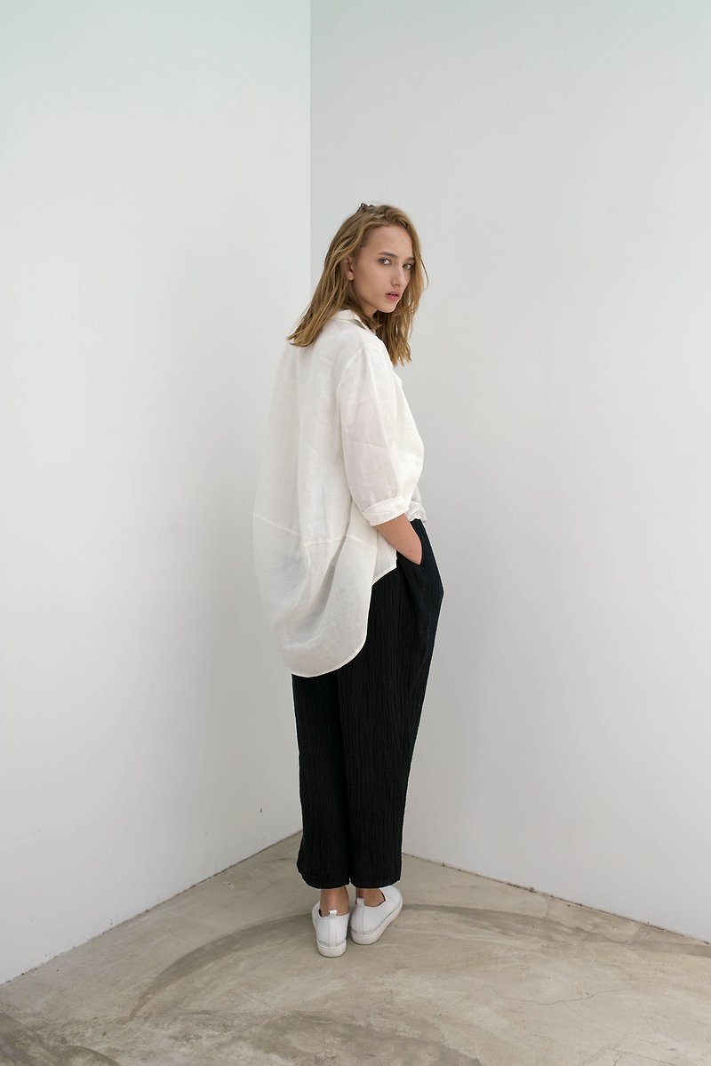 South Island sea breeze. White plain linen long shirt. Spring and Summer | Ysanne - เสื้อเชิ้ตผู้หญิง - ผ้าฝ้าย/ผ้าลินิน ขาว