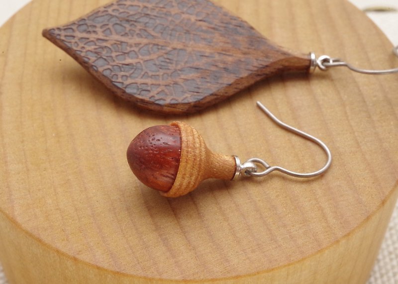Wooden Acorn & Leaf Earring  Padouk & Cherry wood / Walnut - ต่างหู - ไม้ สีแดง