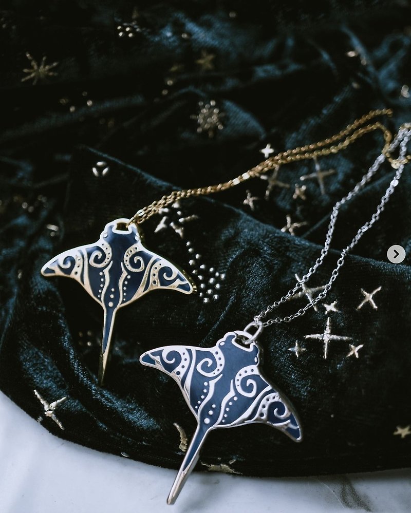 Tribal Manta Ray Pendant & Necklace - Necklaces - Silver Silver