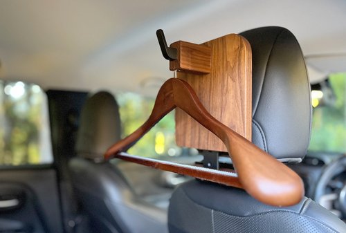 SantaPa design 上著のシワ型崩れ対策 ウォールナットの高階感が魅力 車用ハンガーラック固定型D