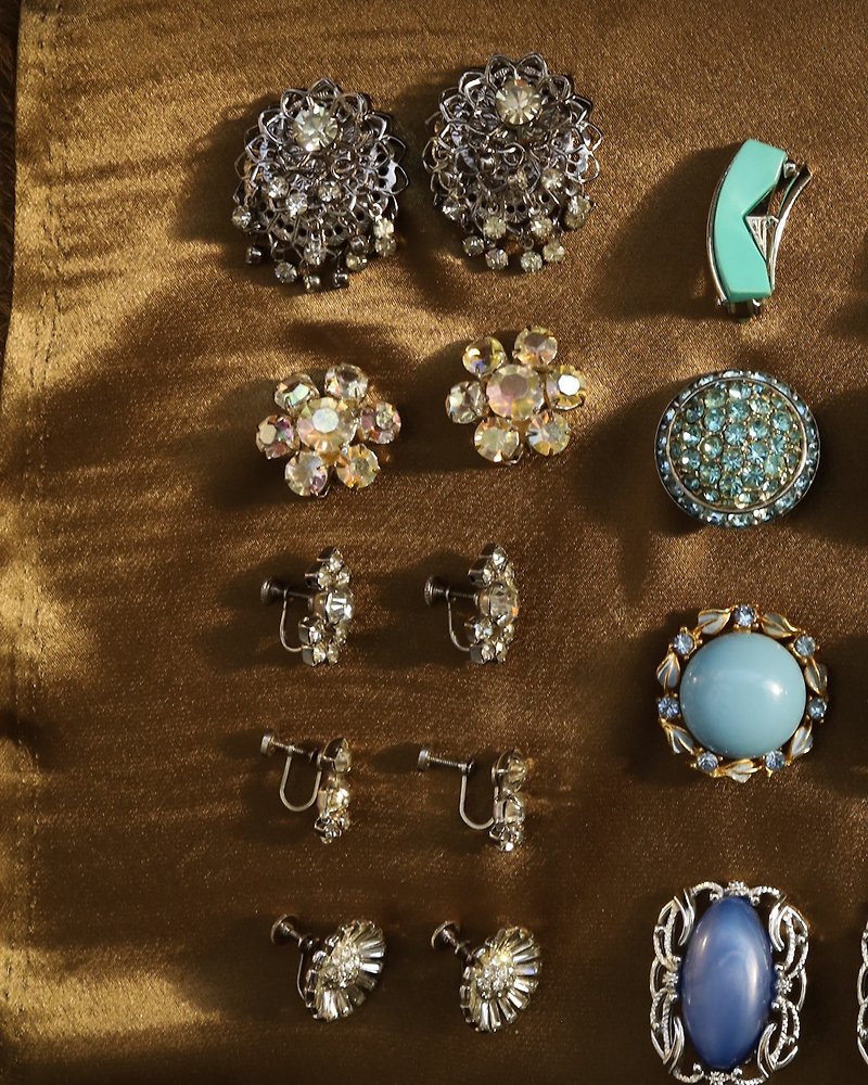 deb vintage accessory antique earrings - ต่างหู - วัสดุอื่นๆ สีทอง