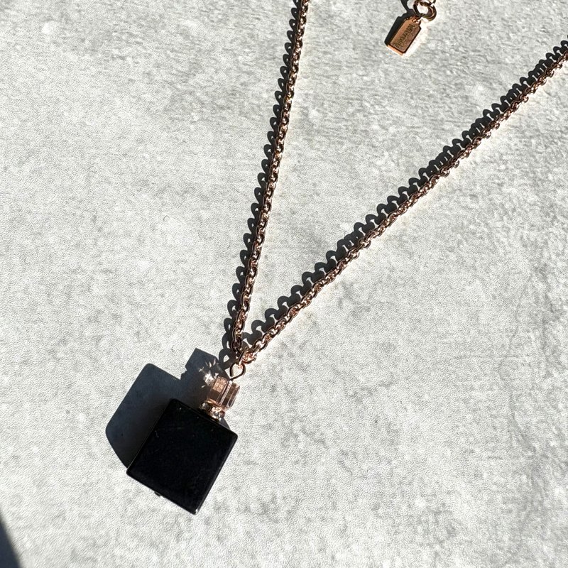Onyx Necklace Perfume Bottle Design Motif Swarovski 18K Pink Gold Plating Plated - 項鍊 - 寶石 黑色
