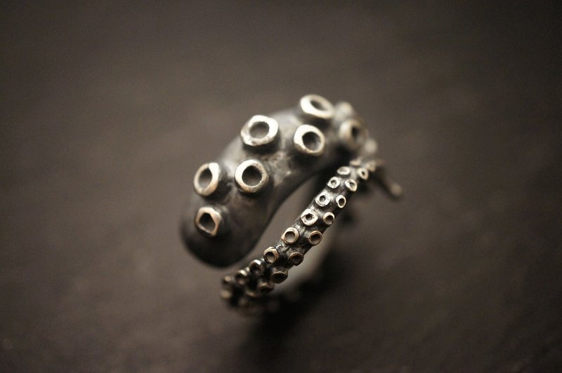 925 Oxidized Silver Octopus Ring (R24) - แหวนทั่วไป - เงินแท้ สีดำ