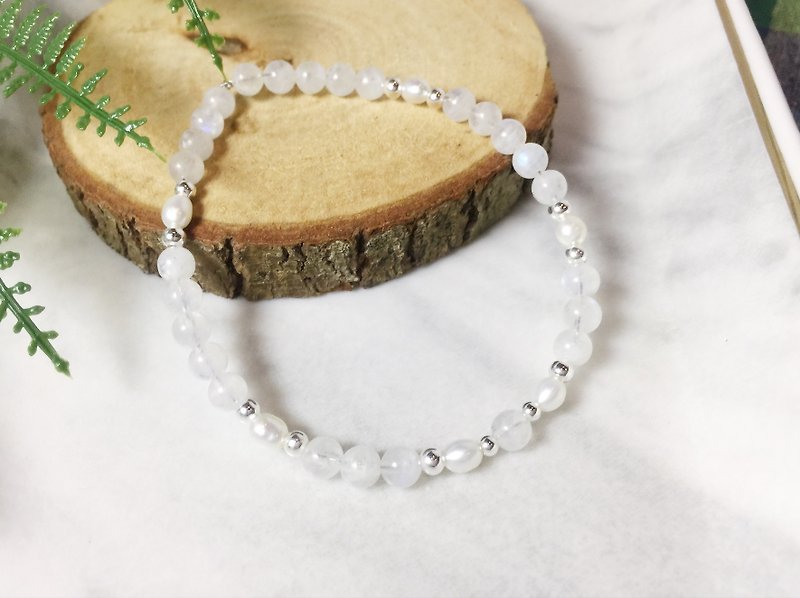MH sterling silver natural stone custom series _ snow treasure hunt _ moonstone - Bracelets - Crystal White