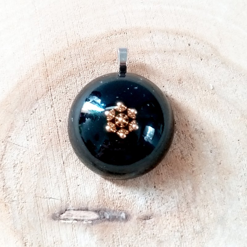 Pet charm amulet, shungite,tourmaline, om, release stress, emf protection - หมอน - คริสตัล สีดำ