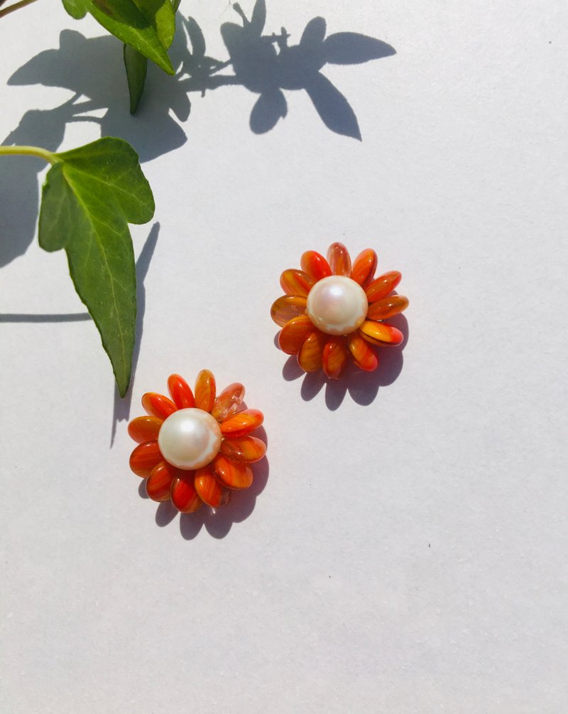 Orange glass beads and freshwater pearl flower earrings - Earrings & Clip-ons - Glass Orange