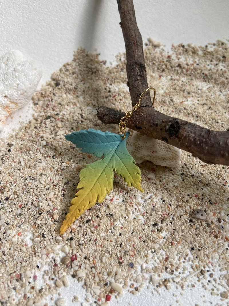 夏日 葉子耳環/耳夾 - 耳環/耳夾/耳骨夾 - 其他材質 