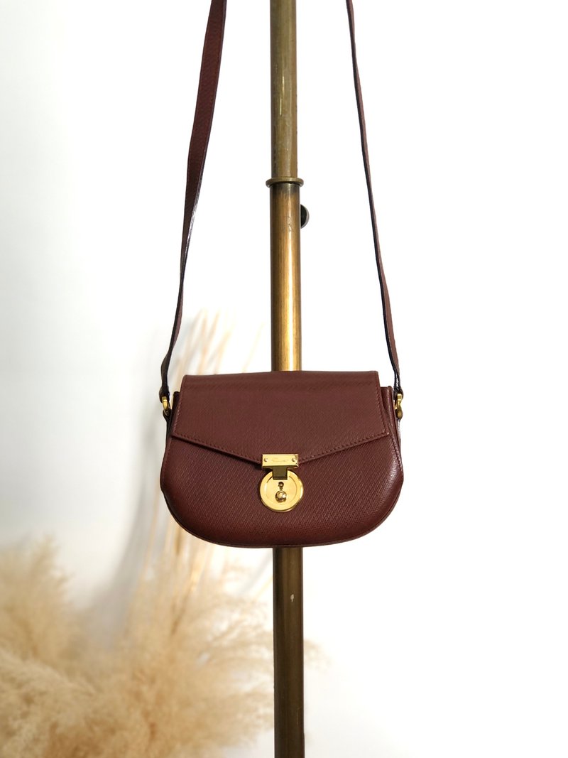 【 日本直送　名牌中古包 】Salvatore Ferragamo サルヴァトーレ フェラガモ ショルダーバッグ ブラウン ロック レザー 6kbanu - 側背包/斜背包 - 真皮 咖啡色