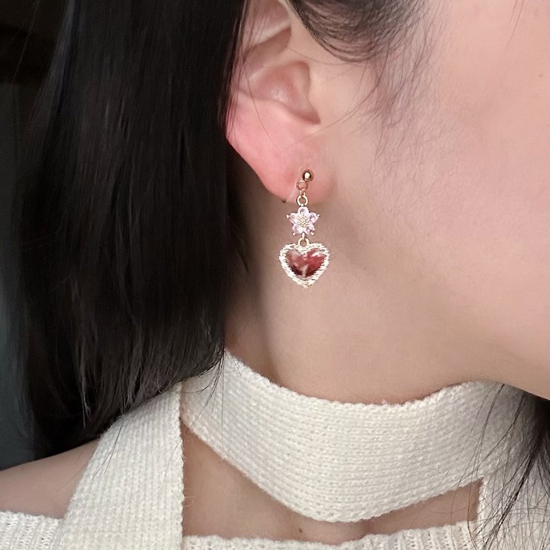 Pink cherry blossom heart Stone dried flower handmade earrings - Earrings & Clip-ons - Plants & Flowers Pink
