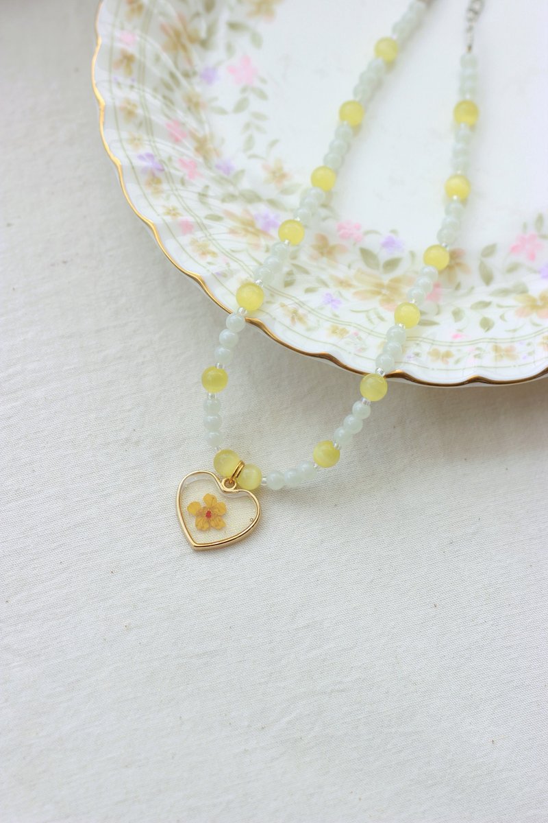 Yellow floral necklace - 項鍊 - 植物．花 黃色