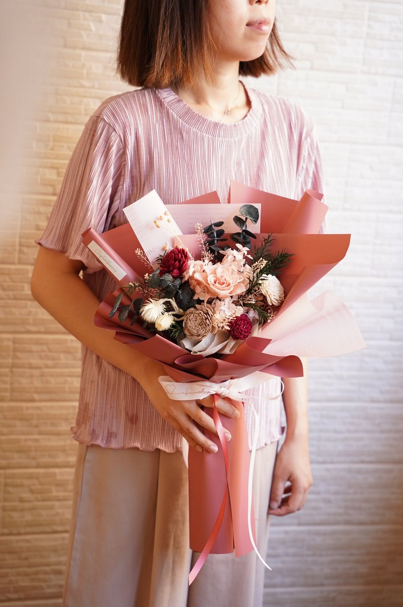 【竒花】俄羅斯紅永生花束 畢業 生日禮物 永生乾燥花 告白 - 乾燥花/永生花 - 植物．花 