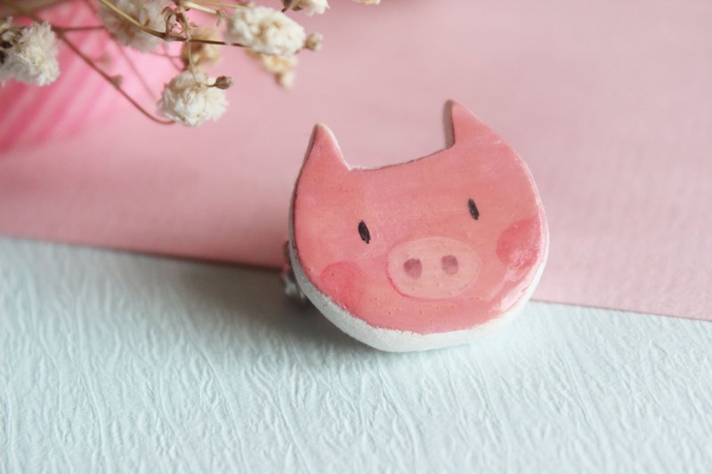 Handmade hand-drawn pink piggy pin - Brooches - Clay Gray