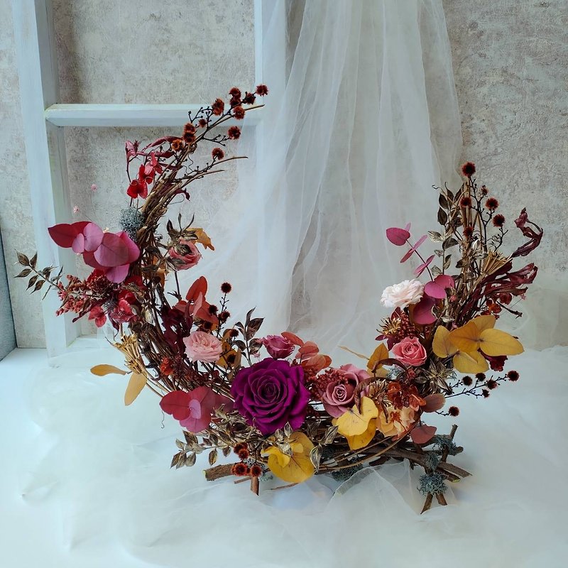 [Self-pickup in store only/Exclusive delivery in North and South China] Natural structure moon-shaped table flower deep purple red gold color - Dried Flowers & Bouquets - Plants & Flowers Multicolor