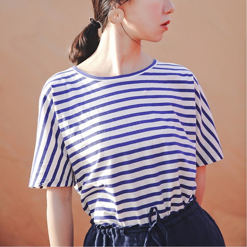 Ultra thin blue and white striped raglan Tee-shirt loose, casual cotton T-shirt made of comfortable wild long-awaited finally came | vitatha Fan Tata original design women's brands Independent - เสื้อยืดผู้หญิง - ผ้าฝ้าย/ผ้าลินิน สีน้ำเงิน