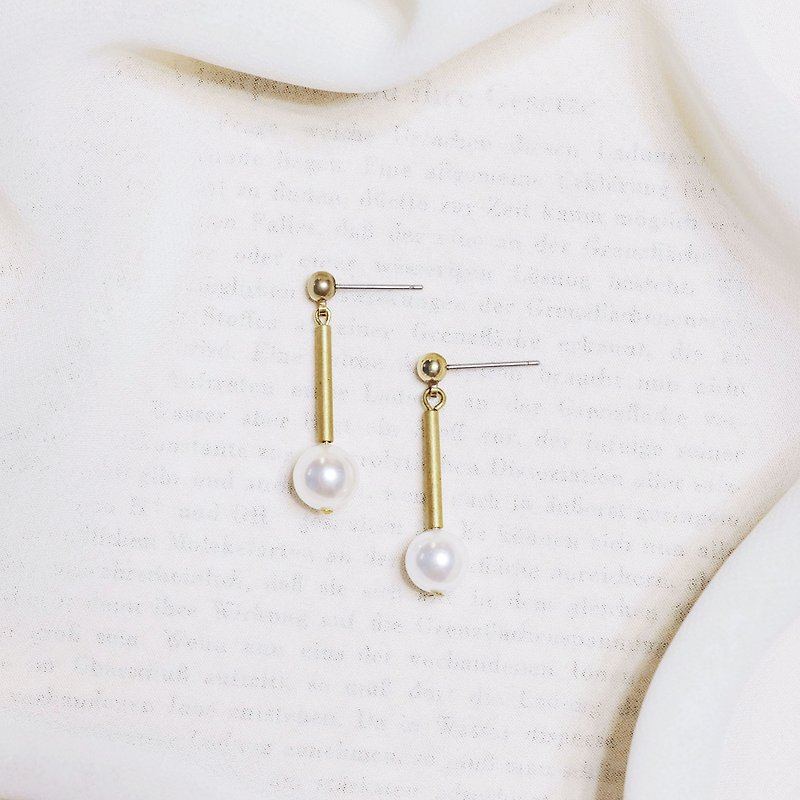 String series brass shell pearl pendant earrings ear clip ear clip without pierced ears - ต่างหู - ทองแดงทองเหลือง สีทอง