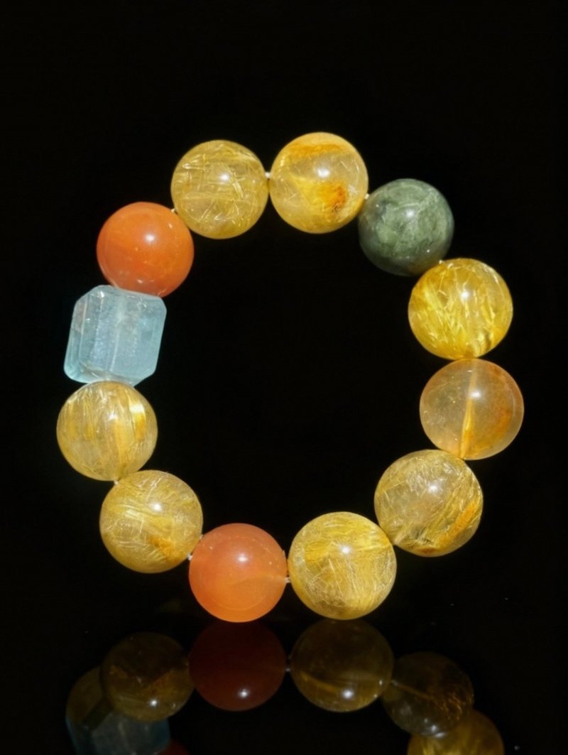 Crystal.EAA Designer Crystal Bracelet: Golden Breeze Reflecting Blue, Blue Topaz, Yellow Rutilated Quartz, Green Rutilated Quartz, Rutilated Quartz - สร้อยข้อมือ - คริสตัล สีทอง