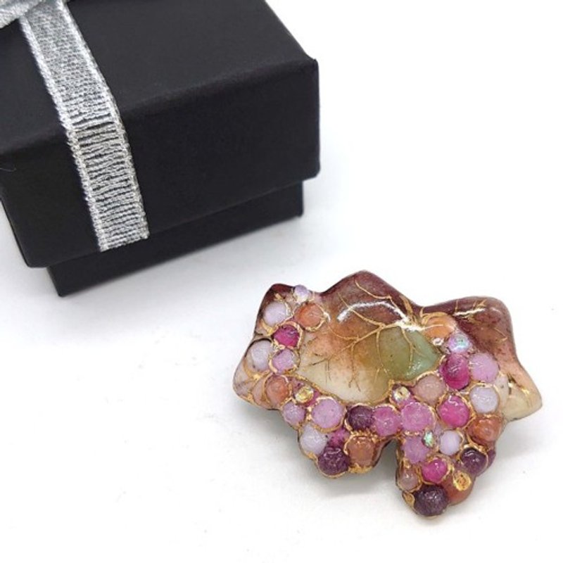 二房のぶどう-赤-の七宝焼ミニブローチ - 胸針 - 其他金屬 紫色