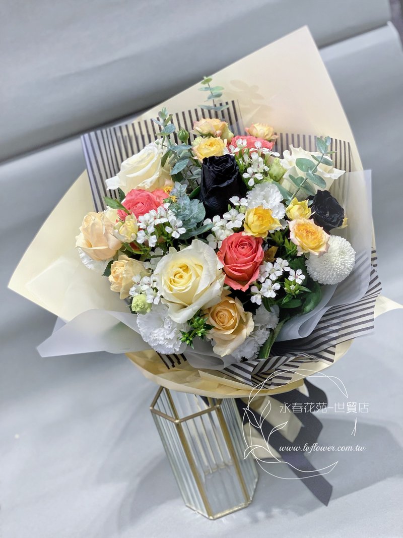 月之女神 鮮花花束  黑玫瑰 香檳玫瑰  情人節 生日花束 紀念日 - 乾燥花/永生花 - 植物．花 