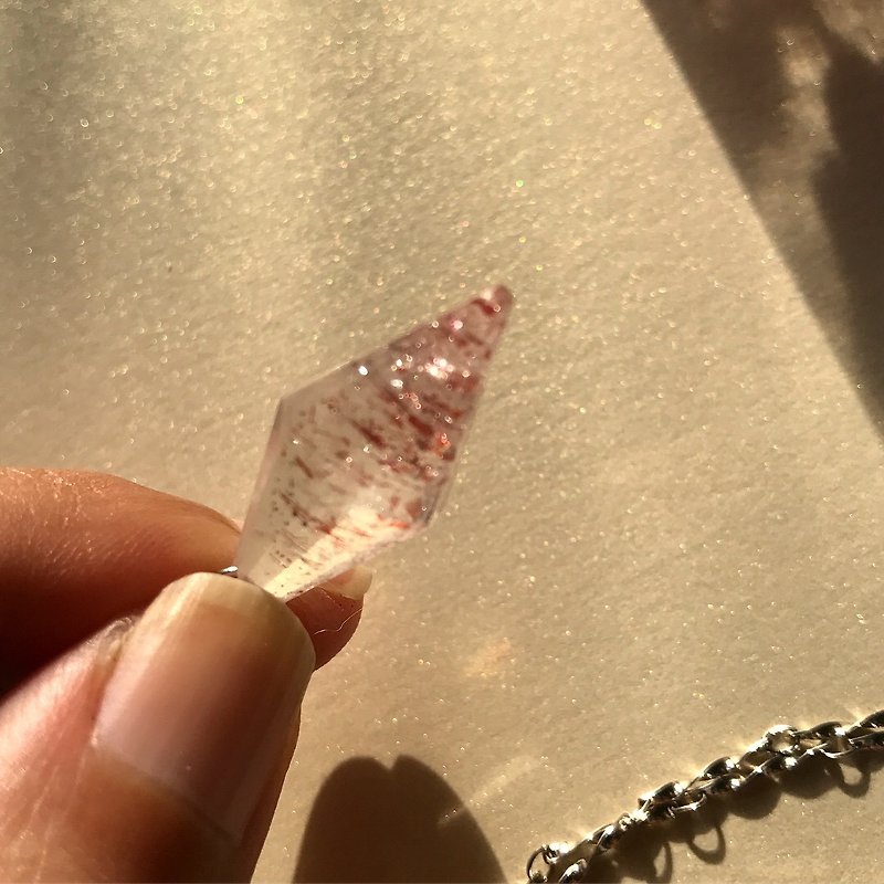 [Lost and find] mini natural stone super seven strawberry crystal spirit stone necklace - สร้อยคอ - เครื่องเพชรพลอย สีแดง