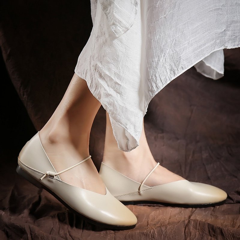 Fresh and simple leather handmade sandals - รองเท้าหนังผู้หญิง - หนังแท้ ขาว