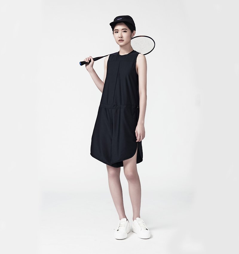 TRAN - 無袖連身短褲 - 洋裝/連身裙 - 聚酯纖維 黑色