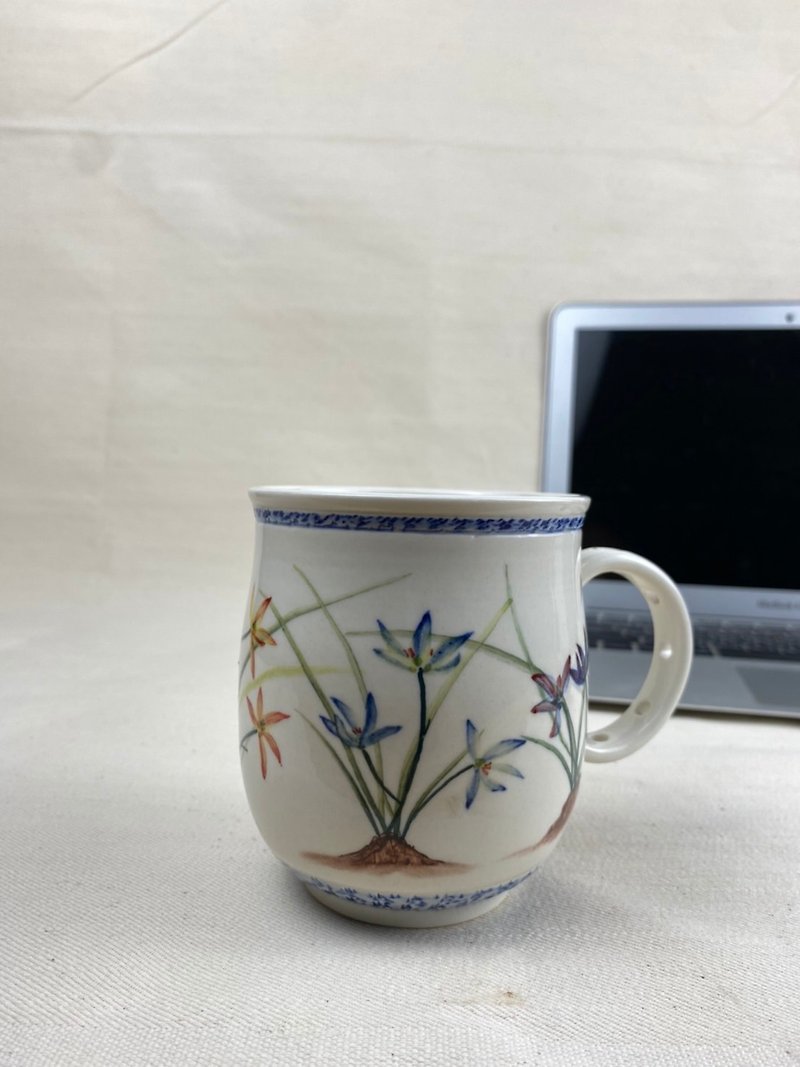 Customized OR customized hand-drawn embryo hand-painted mug can specify the painted pattern and text - แก้ว - เครื่องลายคราม ขาว