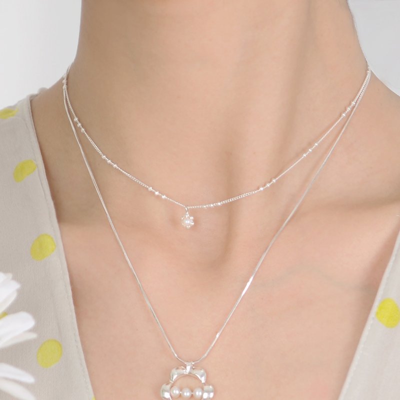 Mini Flower Pearl Necklace - สร้อยคอ - เงินแท้ สีเงิน