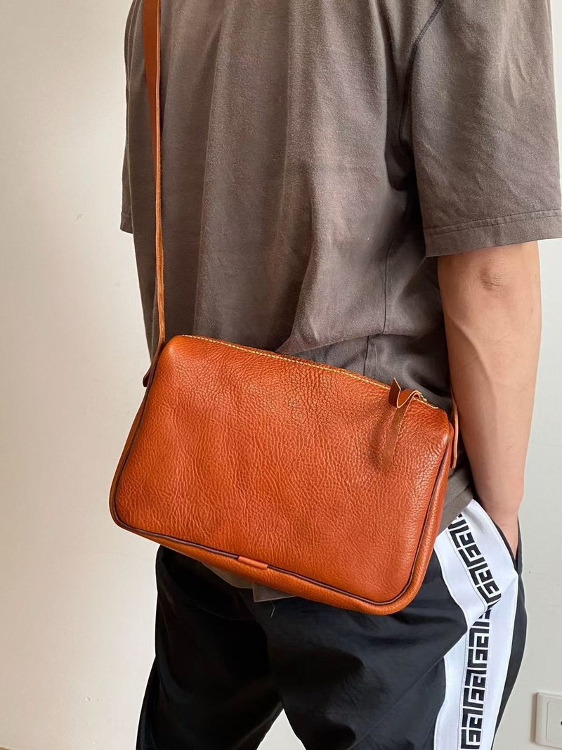 Men's Commuter Bag | Full-Grain Leather | Shoulder & Crossbody - กระเป๋าแมสเซนเจอร์ - หนังแท้ 