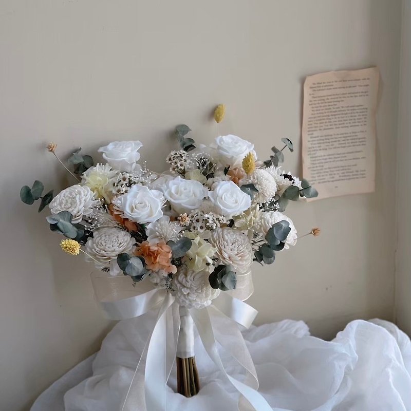 Noemie fleurs • Flower Island | Pure eternal small bouquet | Bridal bouquet - Dried Flowers & Bouquets - Plants & Flowers White