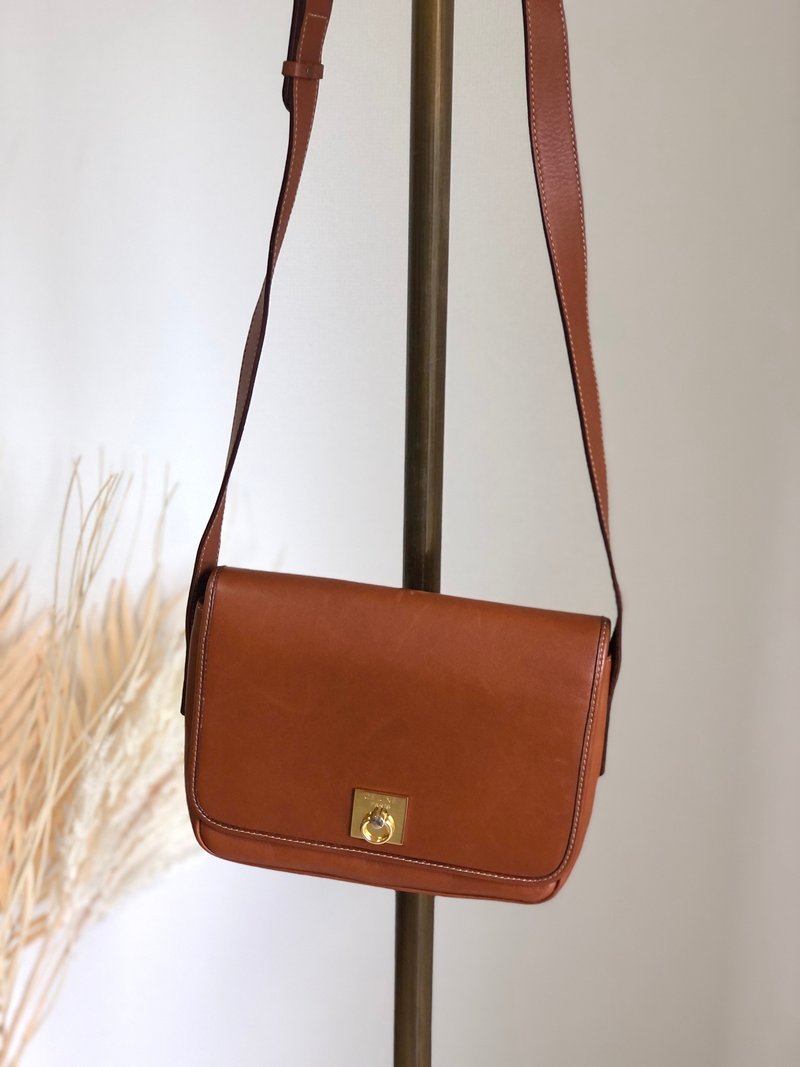 [Direct from Japan, branded used bag] CELINE shoulder bag, Brown Gancini leather, vintage, old i4ks22 - กระเป๋าแมสเซนเจอร์ - หนังแท้ สีนำ้ตาล