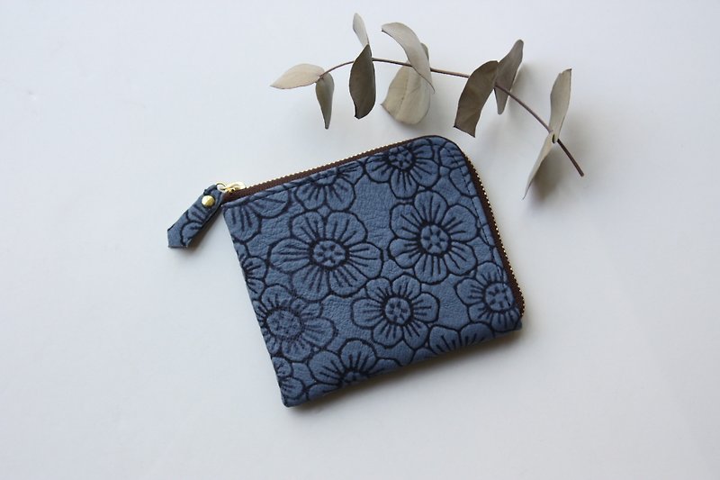 Pigskin slim mini wallet flower blue - กระเป๋าสตางค์ - หนังแท้ สีน้ำเงิน