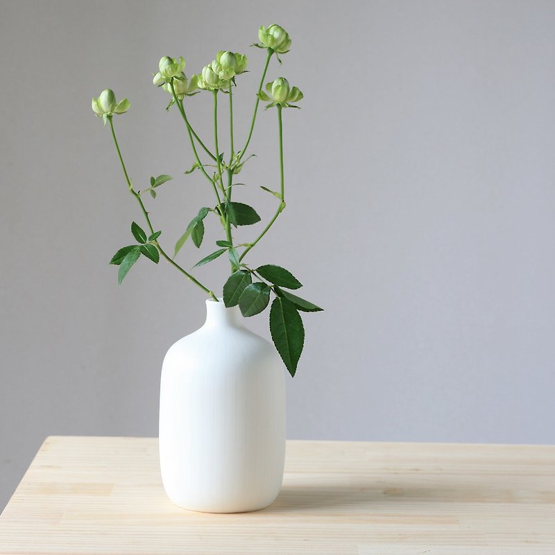 Long white pottery flower vase - Pottery & Ceramics - Porcelain White