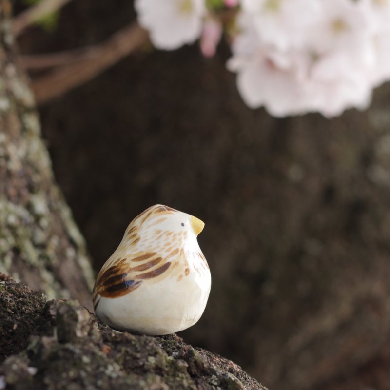 【暦鳥・春】ひばり - 擺飾/家飾品 - 陶 卡其色