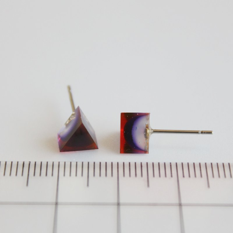 Triangle Earrings / 725 / Burning Whee / Single Stud - Earrings & Clip-ons - Plastic Purple